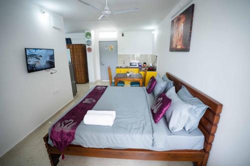 yellow bells studios and suites