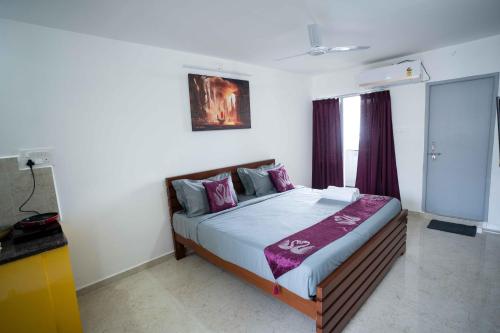 yellow bells studios and suites