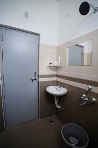 yellow bells studios and suites