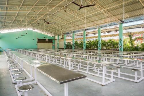 hotel o shree sai srushti regency