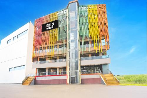 super hotel o the blue moon