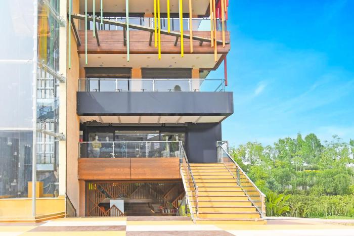 super hotel o the blue moon