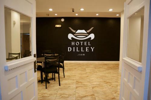 hotel dilley grand