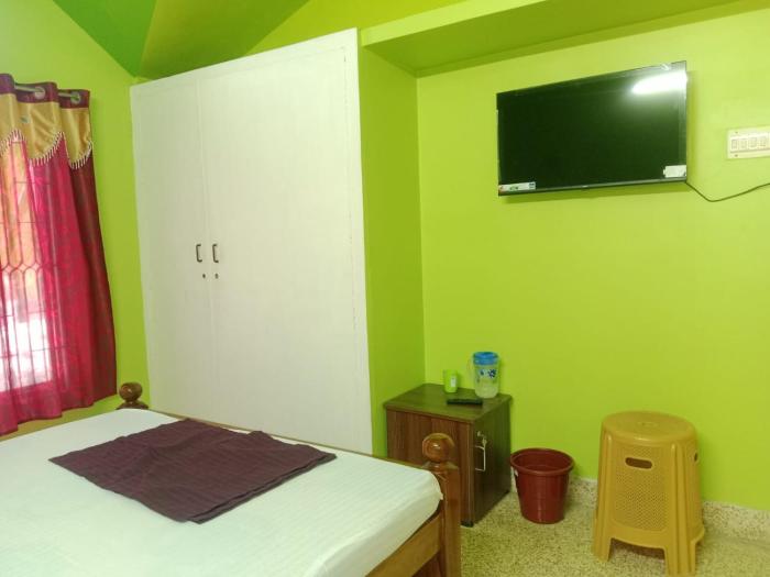square and dormitory stays