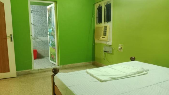 square and dormitory stays