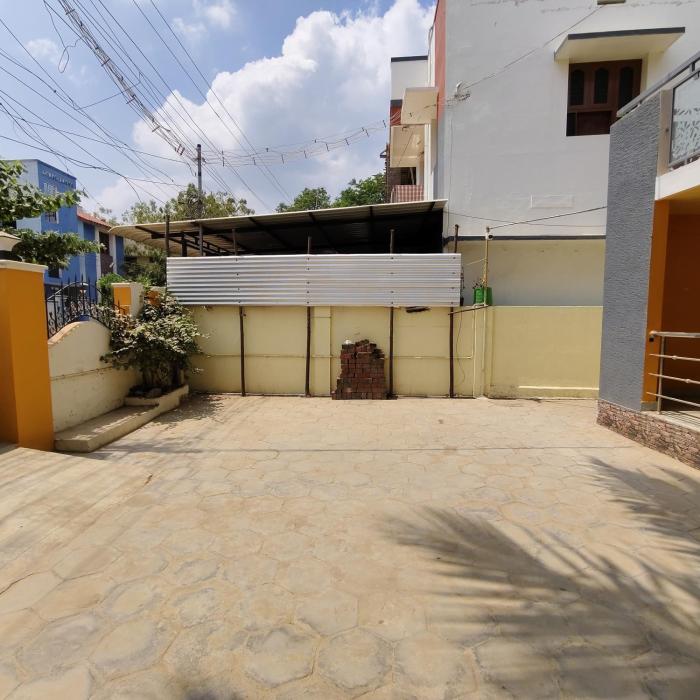 square and dormitory stays
