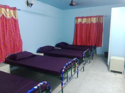 square and dormitory stays