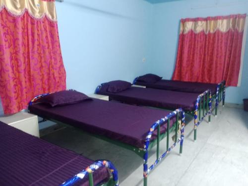 square and dormitory stays