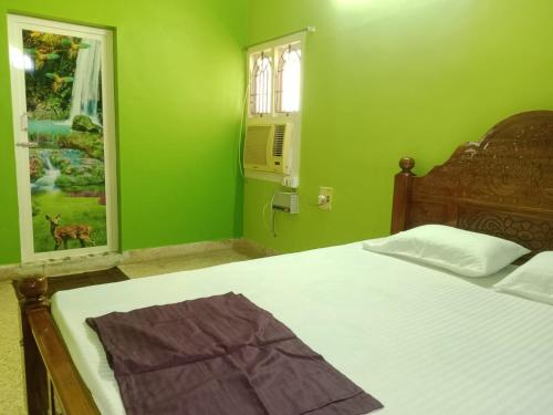 square and dormitory stays