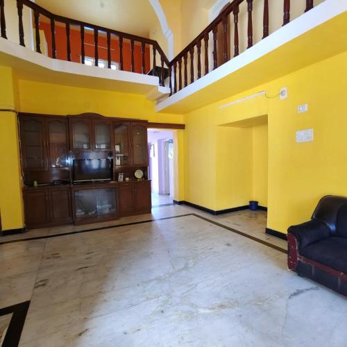 square and dormitory stays