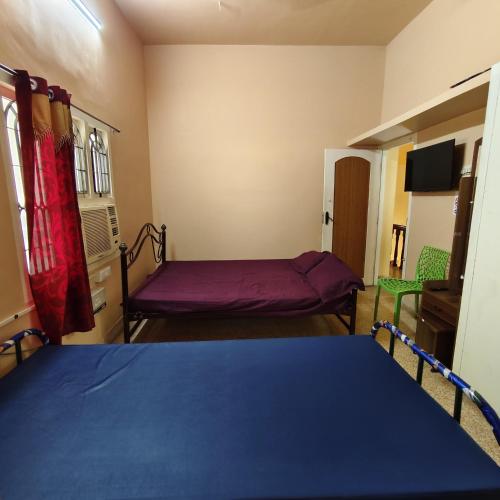 square and dormitory stays