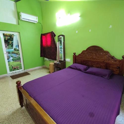 square and dormitory stays