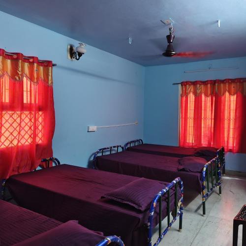 square and dormitory stays