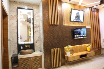 amritam palace a luxury ac home stay