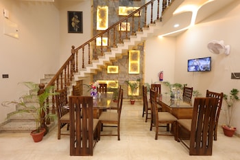 amritam palace a luxury ac home stay