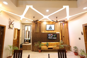amritam palace a luxury ac home stay