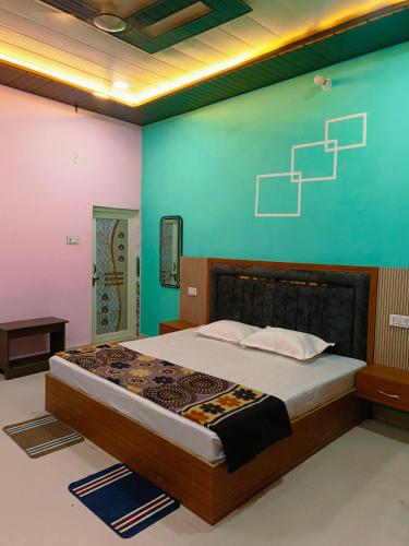 Grihalaxmi Paying Guest House,,4 star