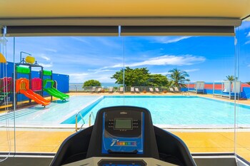 Beachfront Studio Condo-Seaview (Bw1),,3 star