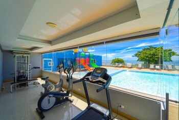 Beachfront Studio Condo-Seaview (Bw1),,3 star