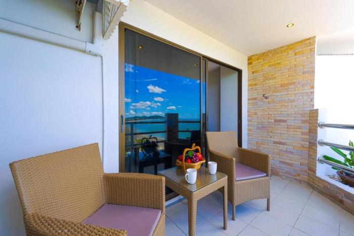 beachfront studio condo seaview bw1