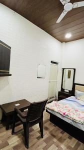 hotel amrit shree