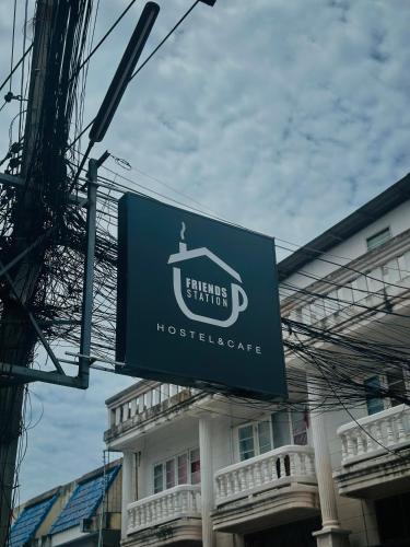 friends station tukkom hostel and cafe