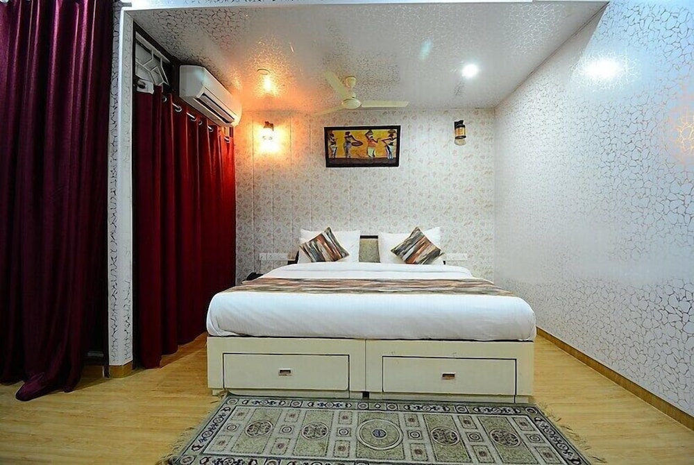 hotel arcadia plutus