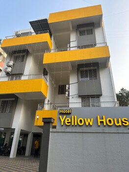 hotel yellow house
