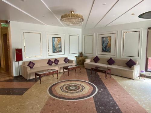 Hotel Maple Ridge,,3 star