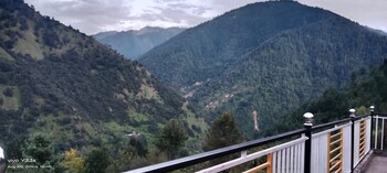 snow and field view homestay