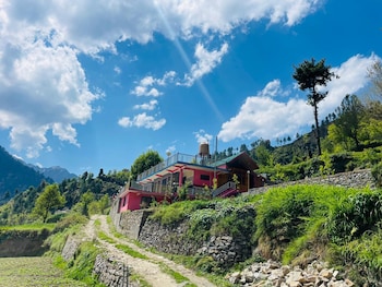 snow and field view homestay