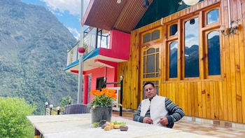 snow and field view homestay