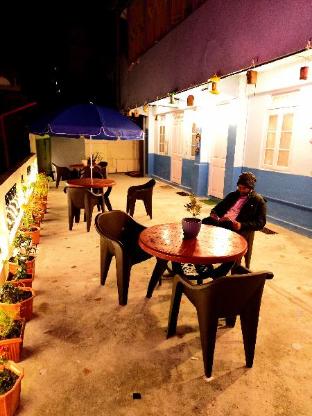 hidden monkey backpackers darjeeling