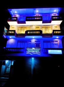 hidden monkey backpackers darjeeling