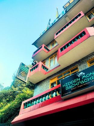 hidden monkey backpackers darjeeling