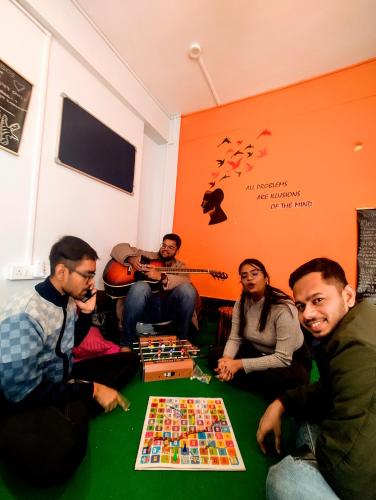 hidden monkey backpackers darjeeling