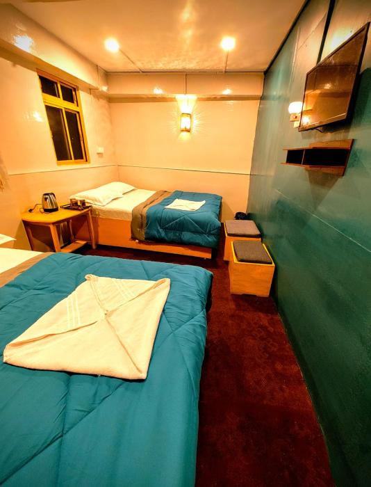 hidden monkey backpackers darjeeling