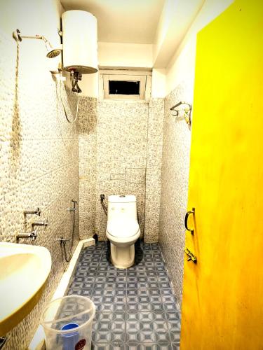 hidden monkey backpackers darjeeling