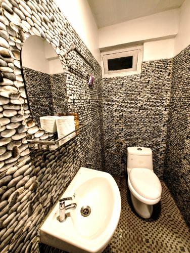 hidden monkey backpackers darjeeling