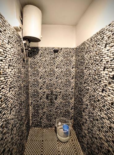 hidden monkey backpackers darjeeling