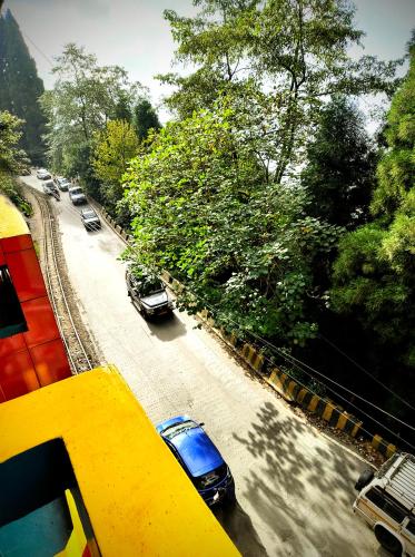 hidden monkey backpackers darjeeling