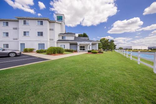 suburban studios fishers indianapolis