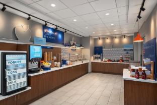 holiday inn express and suites buford