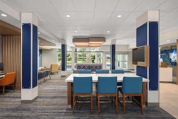 holiday inn express and suites buford