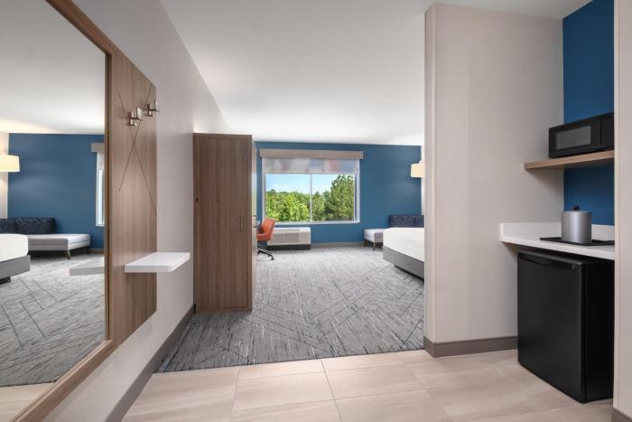 holiday inn express and suites buford