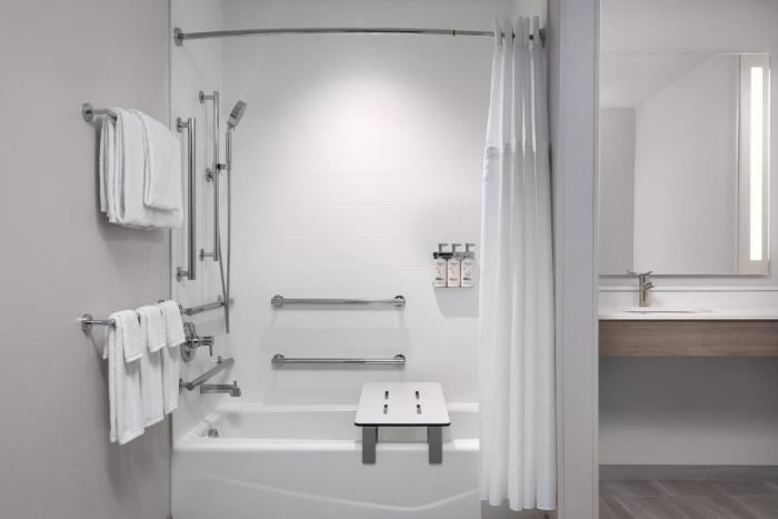 holiday inn express and suites buford