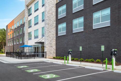 holiday inn express and suites buford