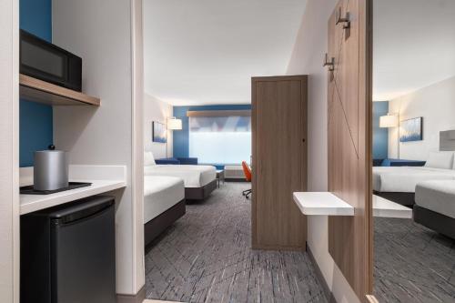 holiday inn express and suites buford
