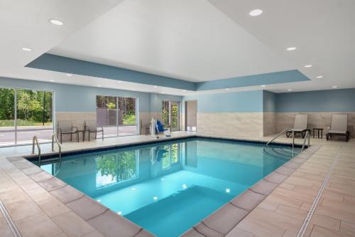 holiday inn express and suites buford