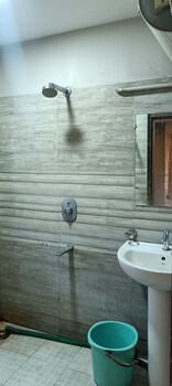 nirvana lodge by roh